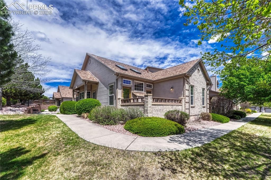 4601 ROWELL POINT - Photo 1