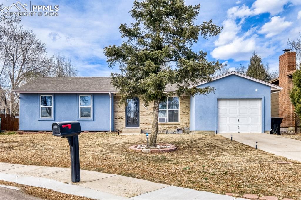 2530 W Prescott Circle — photo 1
