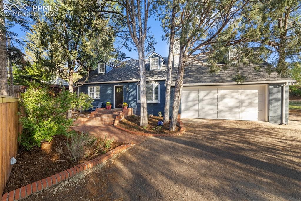 2 Cresta Rd — photo 1