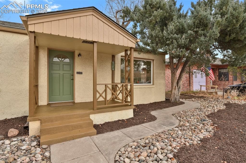 917 N Institute St — photo 1