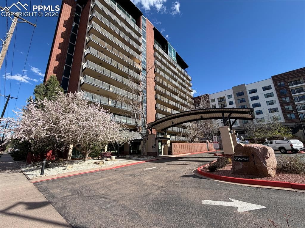 417 E Kiowa St 206 — photo 1