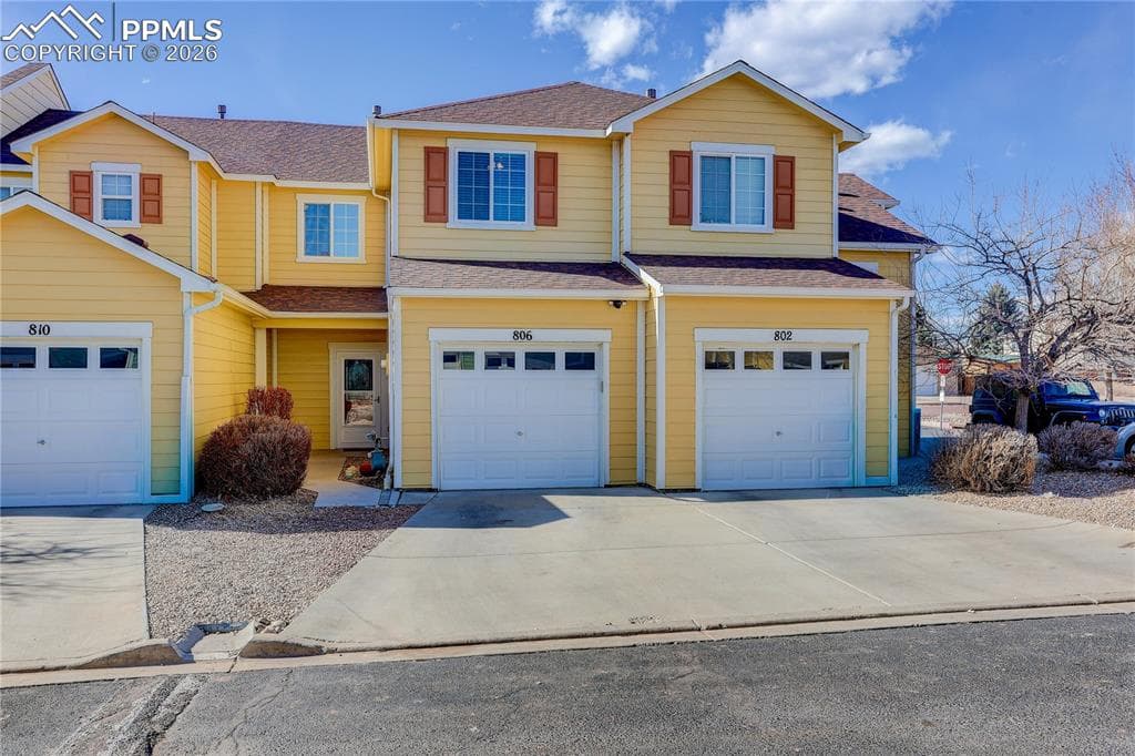 806 Red Thistle View — photo 1