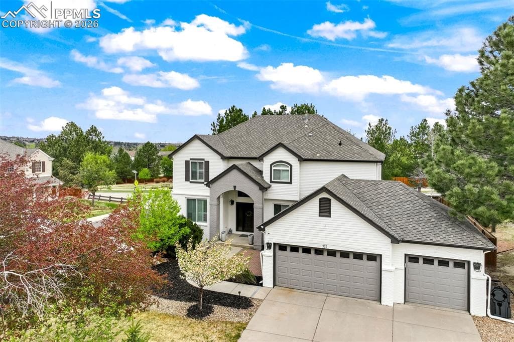 327 Ingleton Ct — photo 1