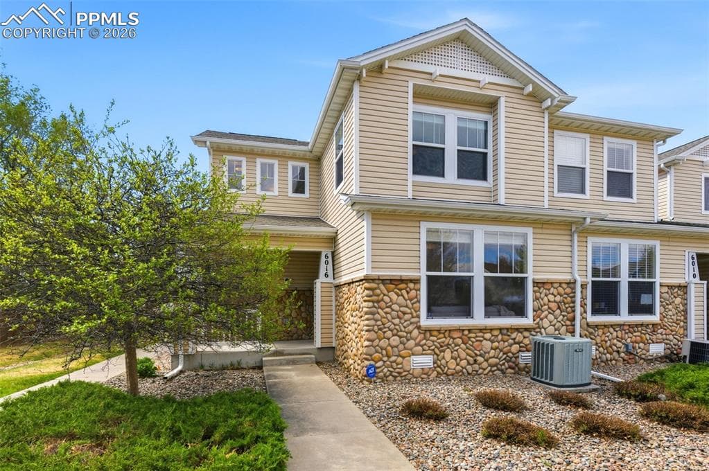6016 Conductors Point — photo 1