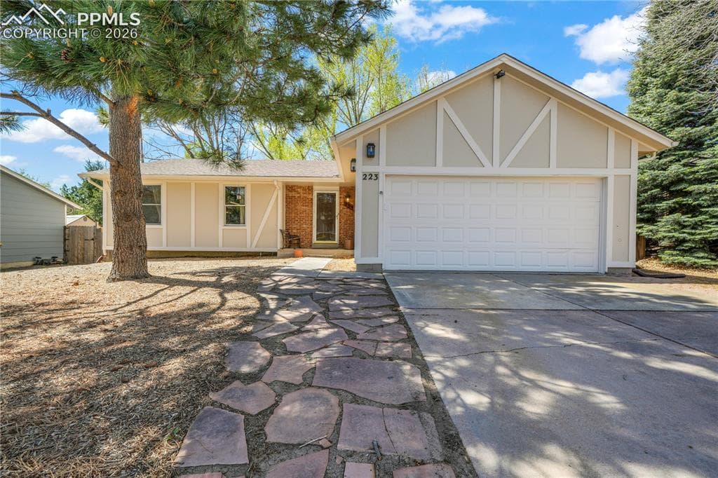 223 Saddlemountain Rd — photo 1