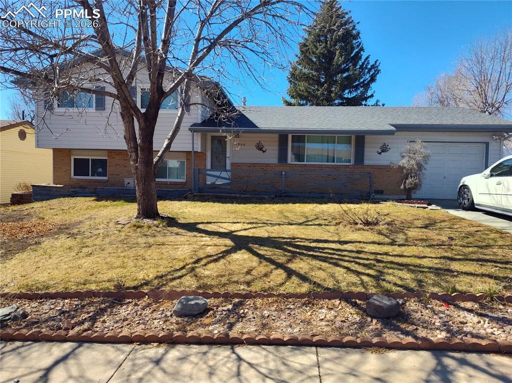 1906 Montezuma Dr — photo 1