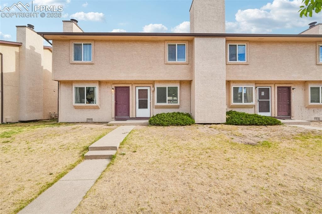 3027 STARLIGHT CIRCLE - Photo 1