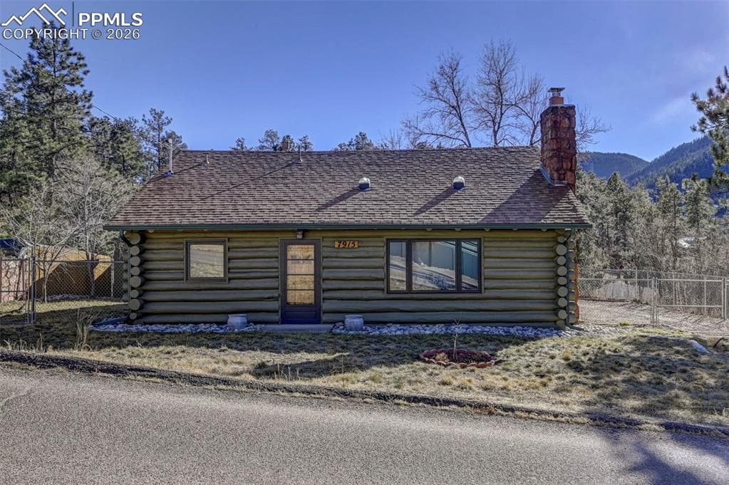 7915 Topeka Ave — photo 1