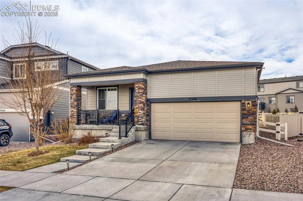 17588 Sadler Ln — photo 1