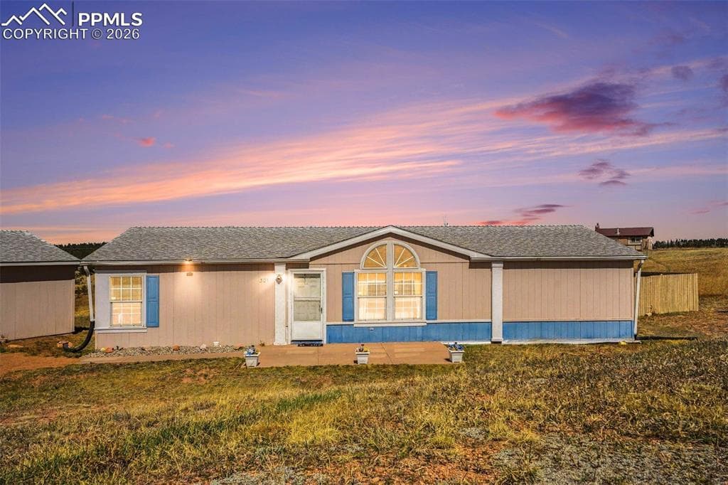 301 E Longbow Dr — photo 1