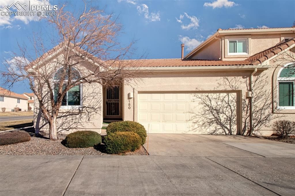 150 Luxury Ln — photo 1