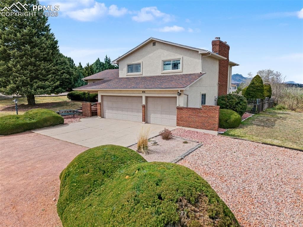 806 POINT OF THE PINES DR - Photo 1