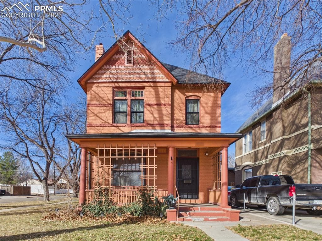 1627 Berkley Ave — photo 1