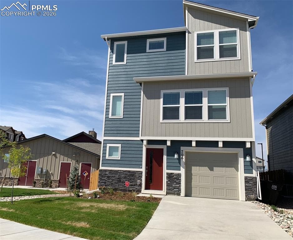 706 Grissom Dr — photo 1
