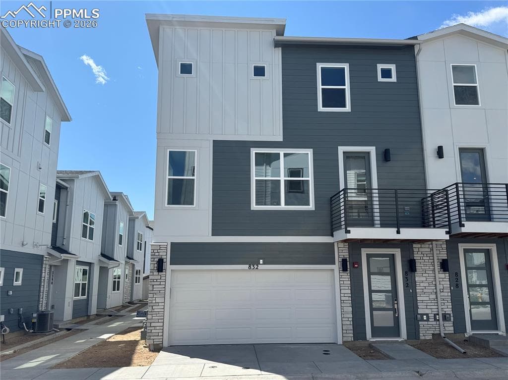 832 Beckton Heights — photo 1
