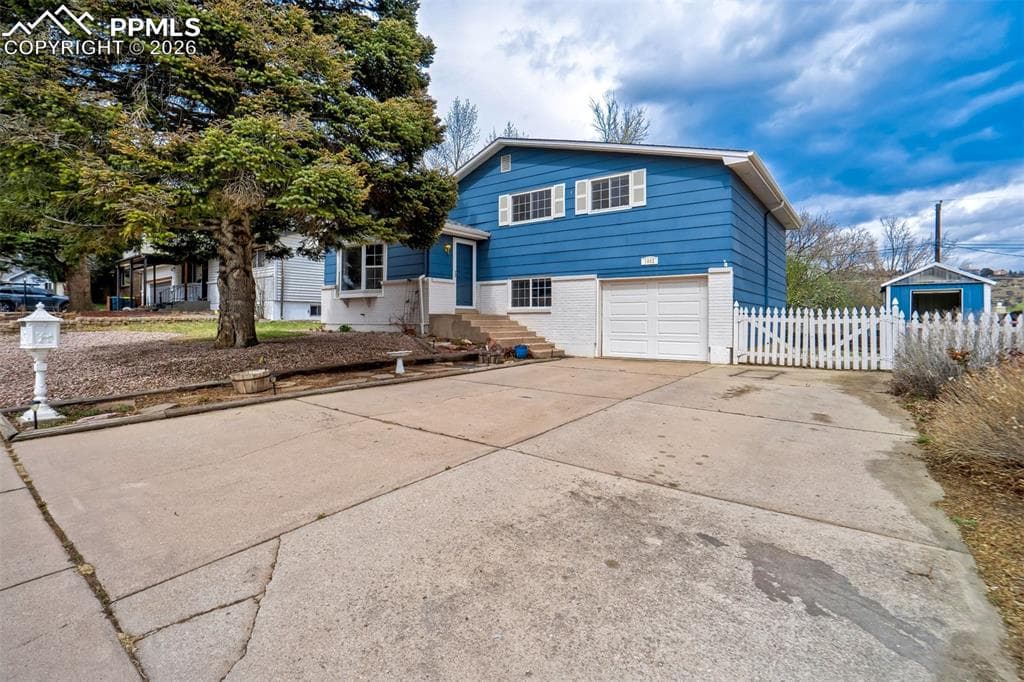 1002 Delft Dr — photo 1