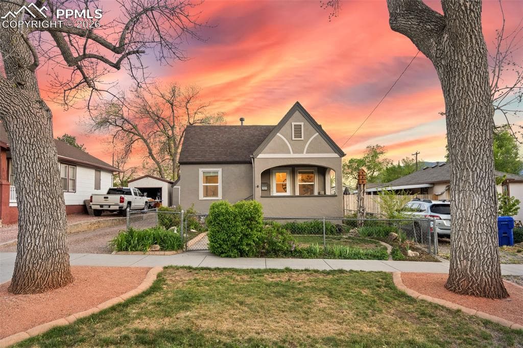 1015 E Moreno Ave — photo 1