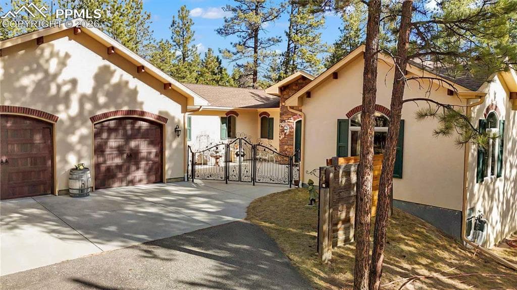 1429 Gore Circle — photo 1