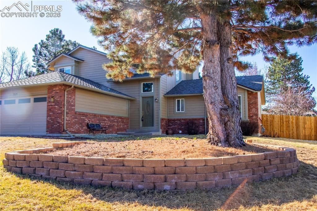 3025 Commodore Dr — photo 1