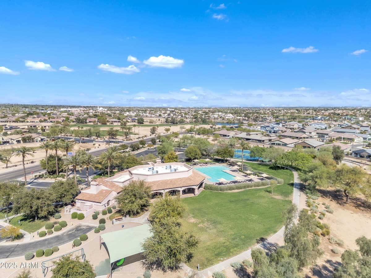 2908 N 141st Ave — photo 54