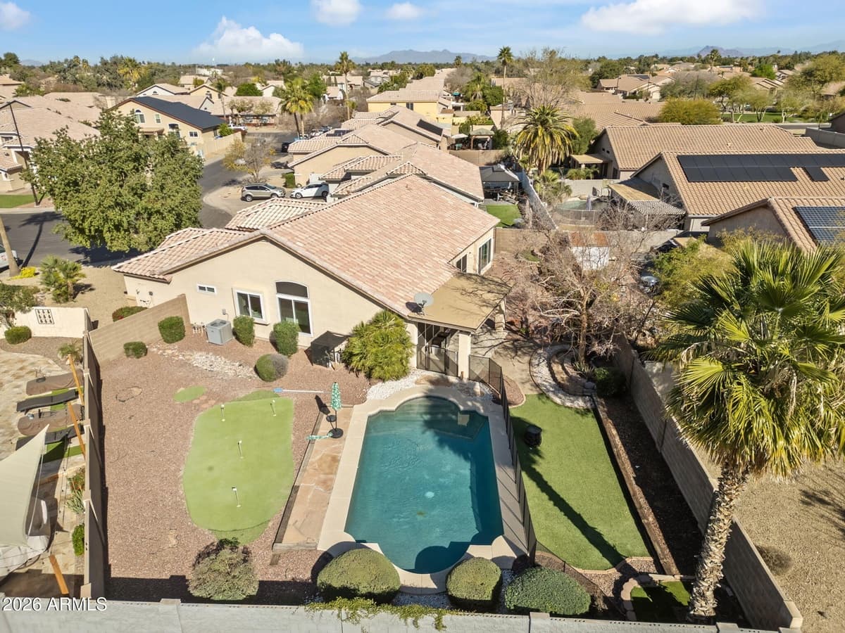 389 E Arabian Dr — photo 2