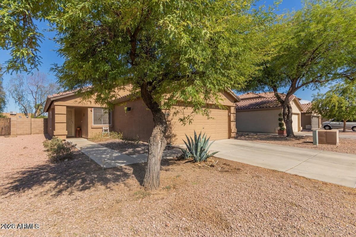 12505 N El Frio St — photo 2
