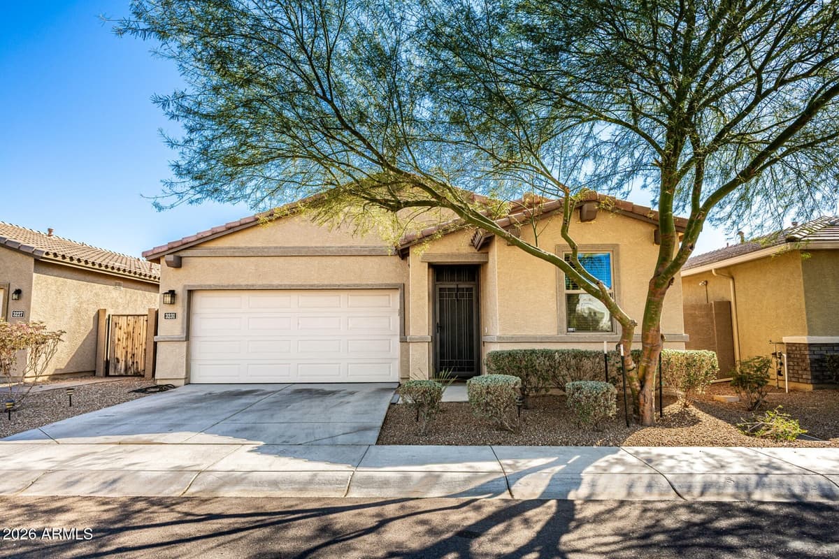 3231 W Carter Rd — photo 1