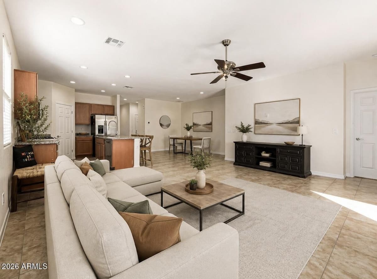 3231 W Carter Rd — photo 2