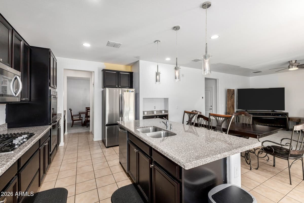 5307 W Lydia Ln — photo 2