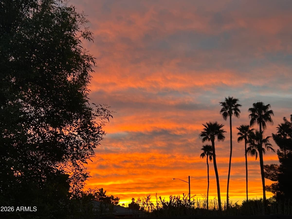 5627 N 12th Ave — photo 45