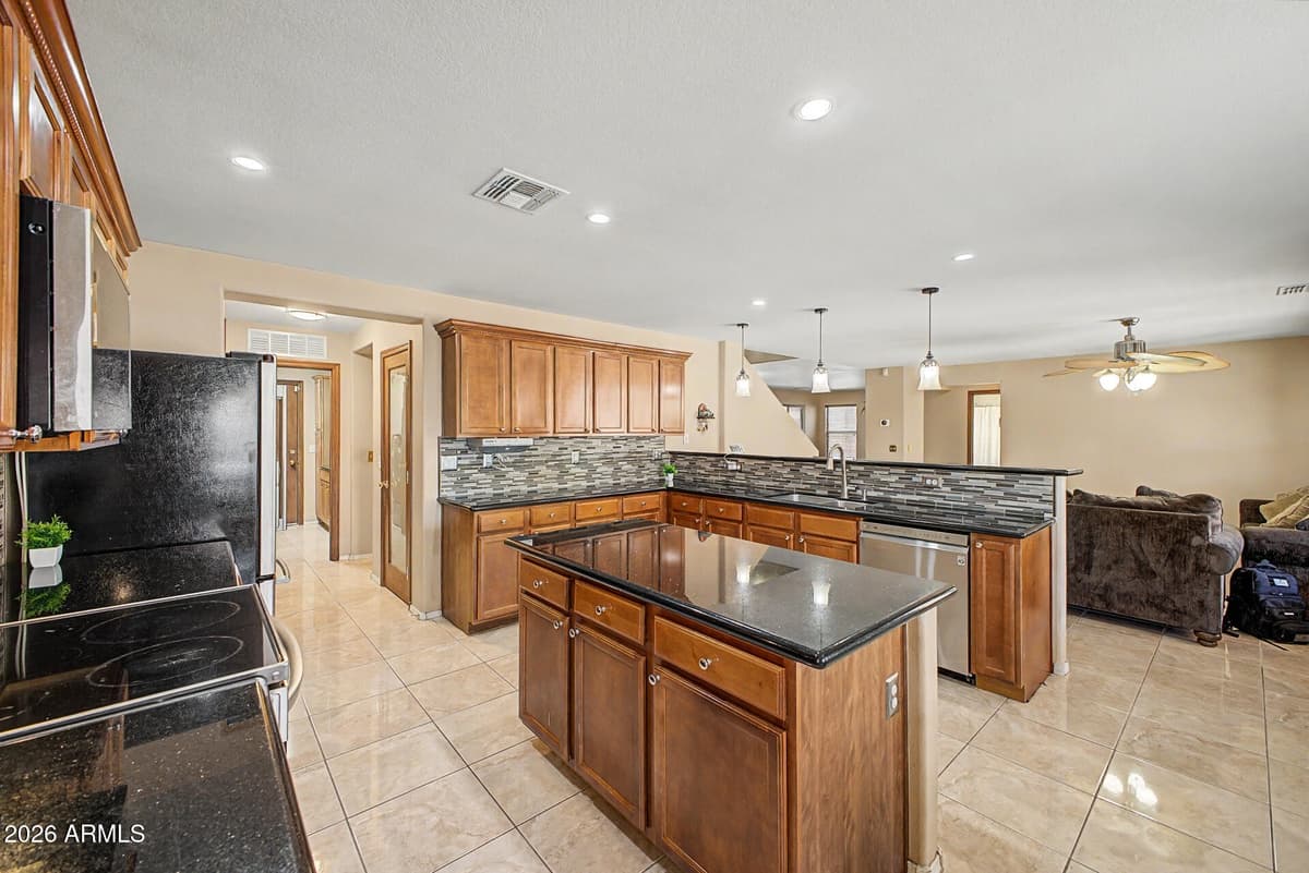 14147 N 135th Ln — photo 2