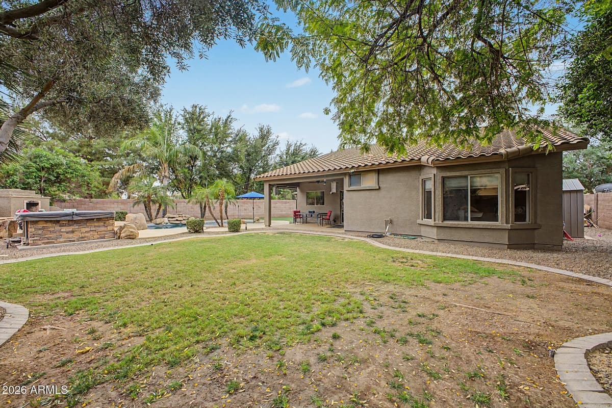 1194 E Locust Dr — photo 33