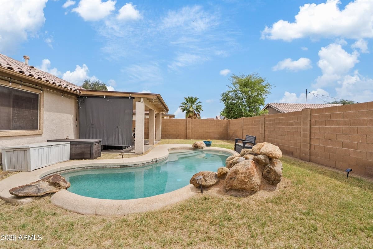 6425 W Magnolia St — photo 2