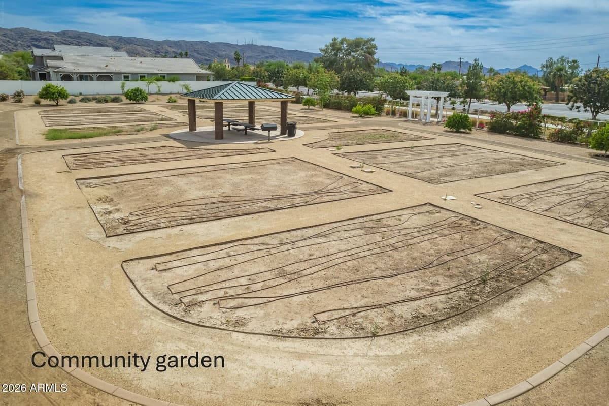 2430 E Alta Vista Rd — photo 35