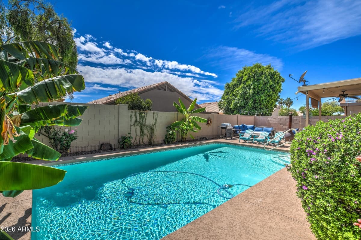 7237 E Lomita Ave — photo 1