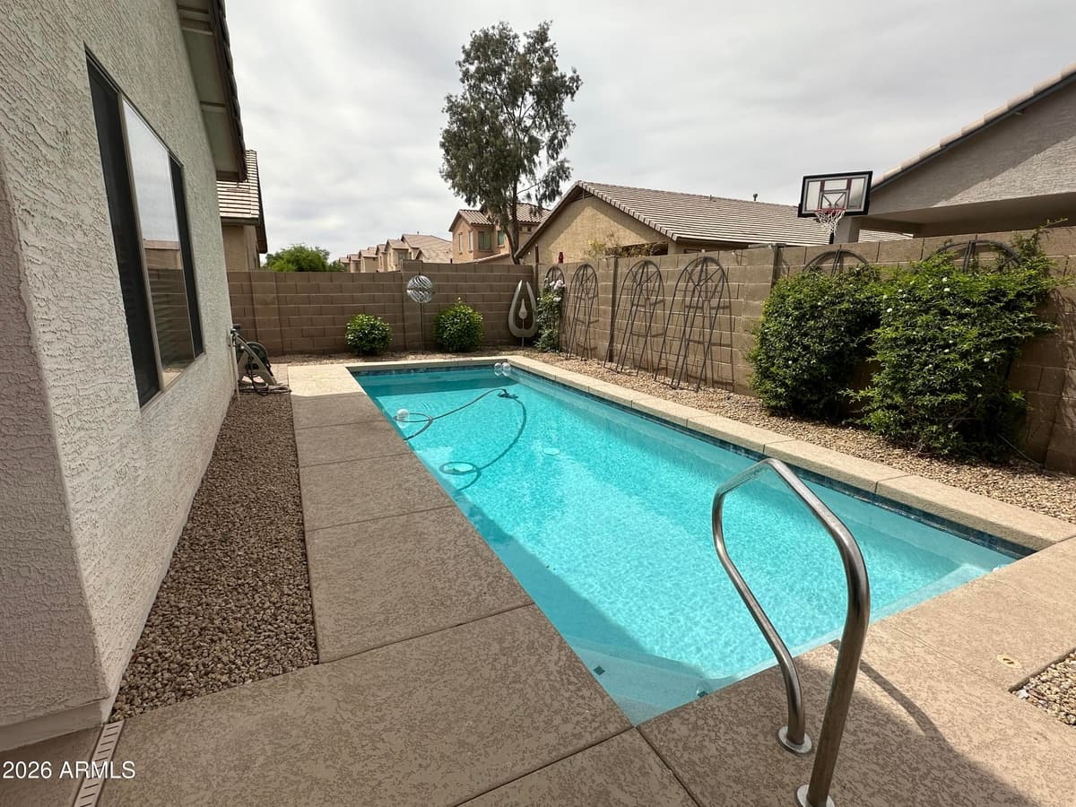 11614 W Grant St — photo 2