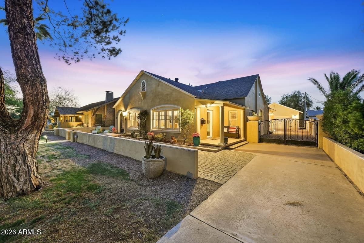 126 W Palm Ln — photo 1