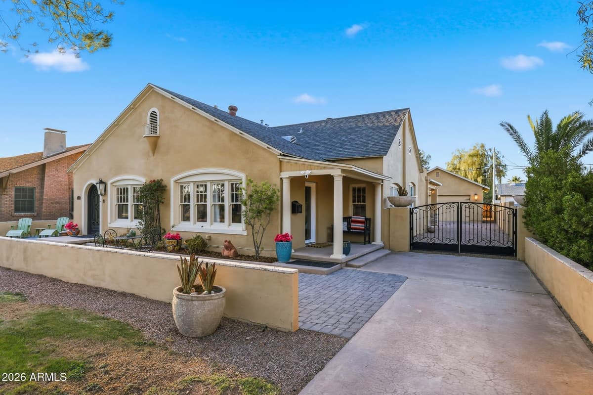 126 W Palm Ln — photo 2