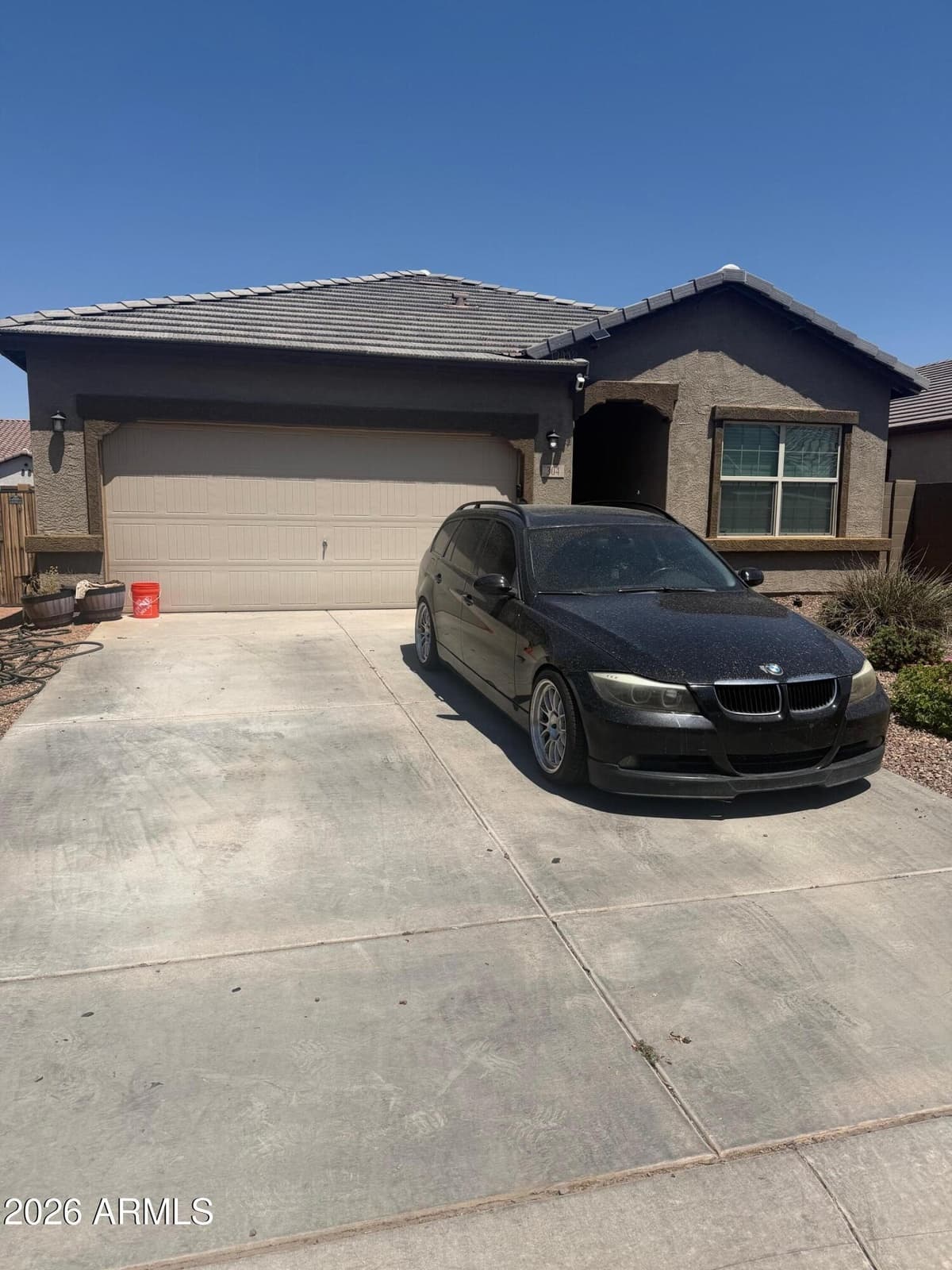 304 W White Sands Dr — photo 1