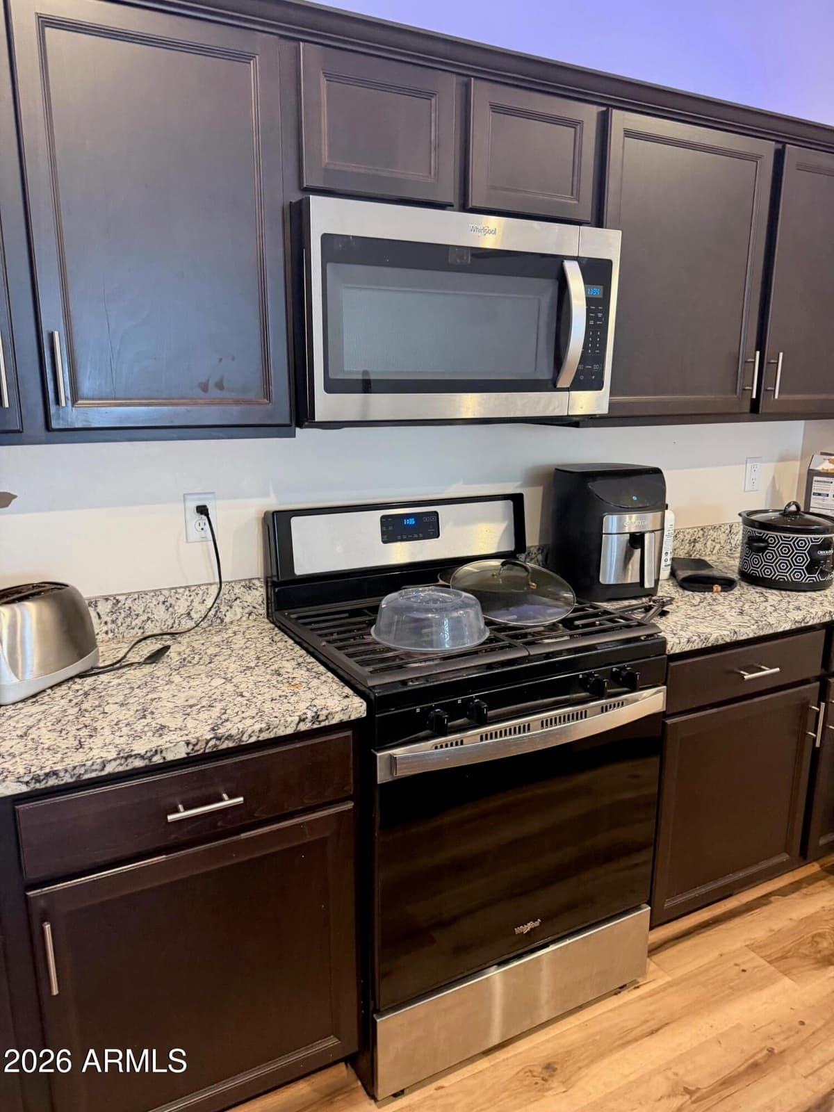 304 W White Sands Dr — photo 2