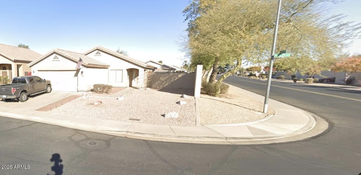6906 W Phelps Rd — photo 1