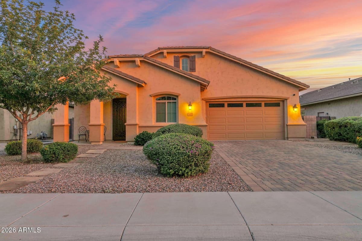 449 E Las Colinas Pl — photo 1