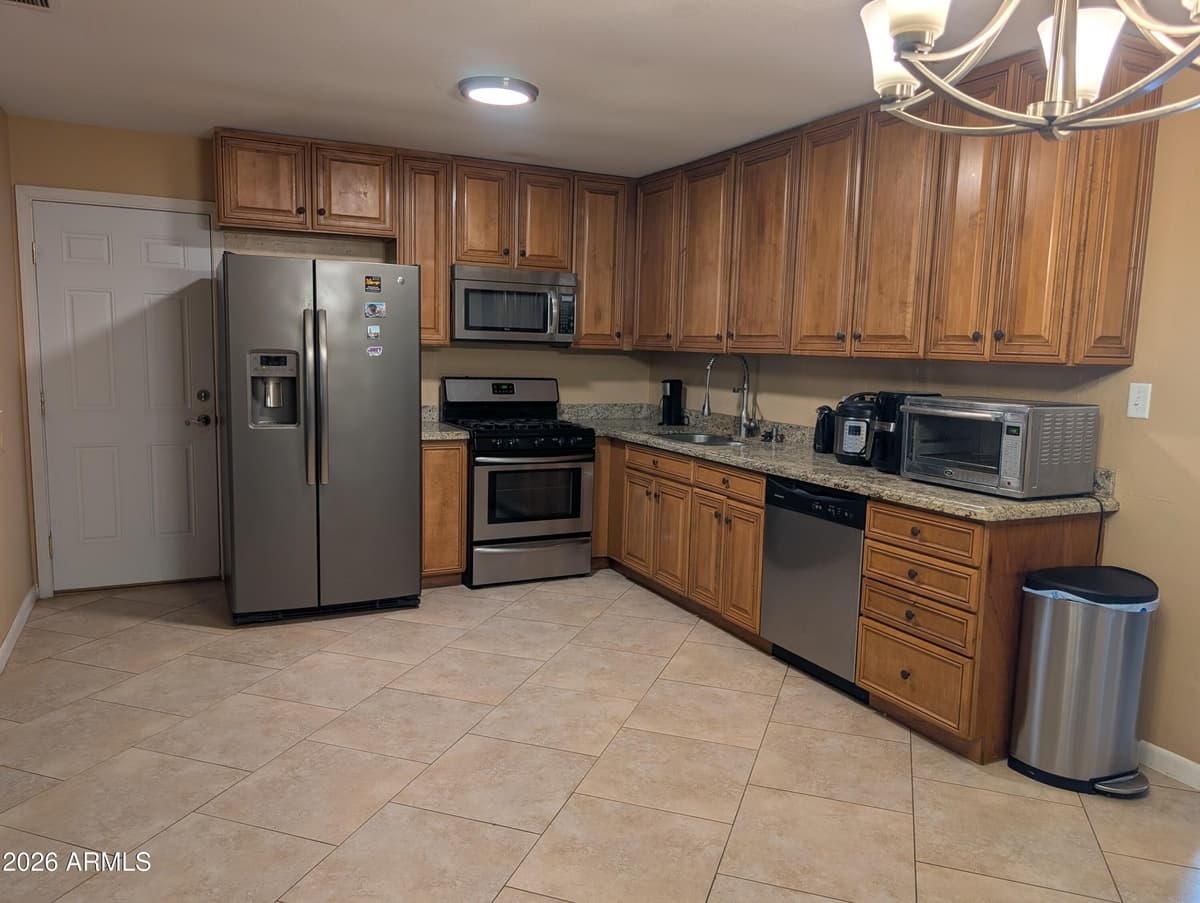 812 E Desert N Dr — photo 2