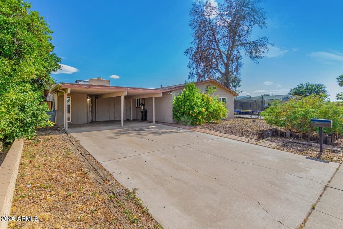 4137 W Frier Dr — photo 2