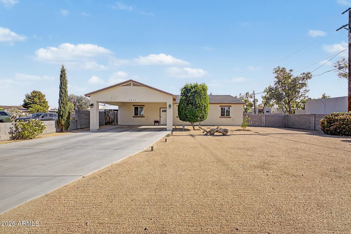 2901 E Paradise Ln — photo 1