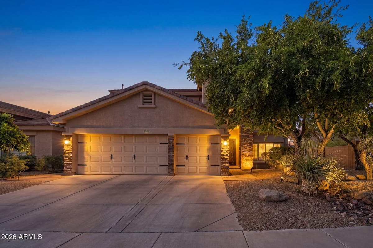 2406 W Barbie Ln — photo 1