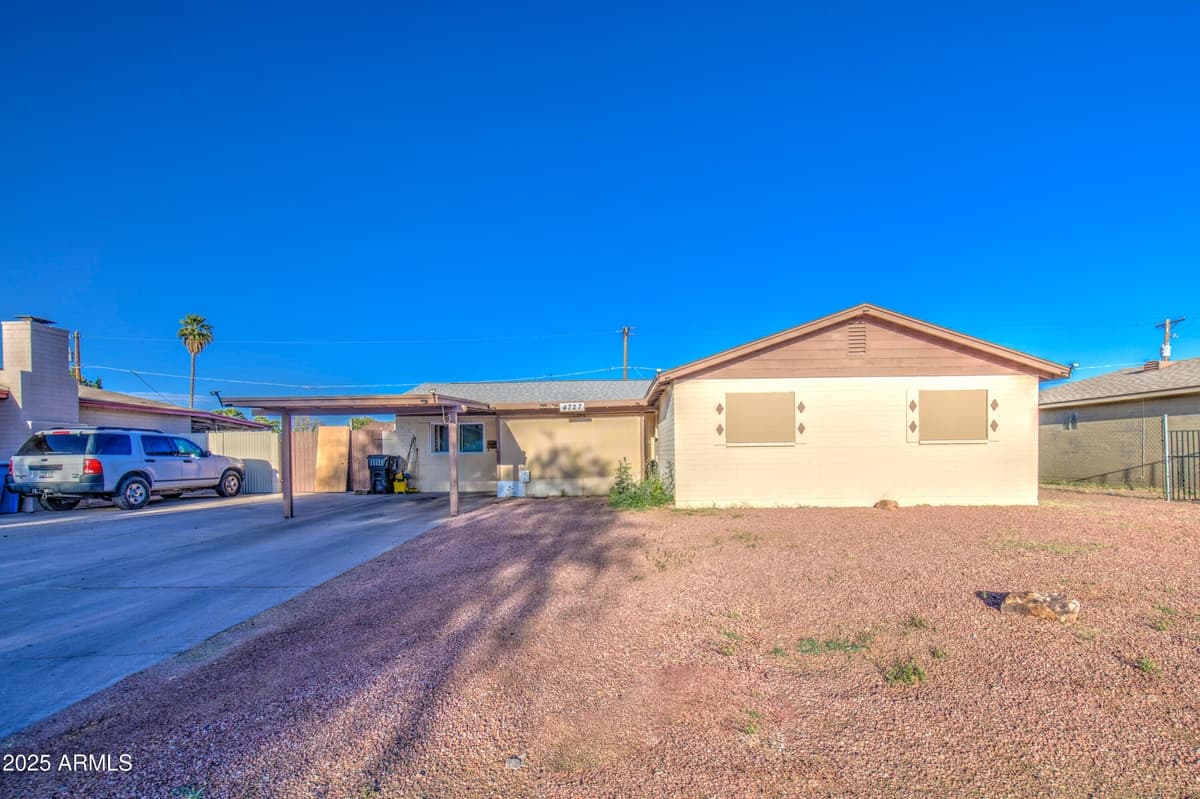 4727 N 50th Dr — photo 1