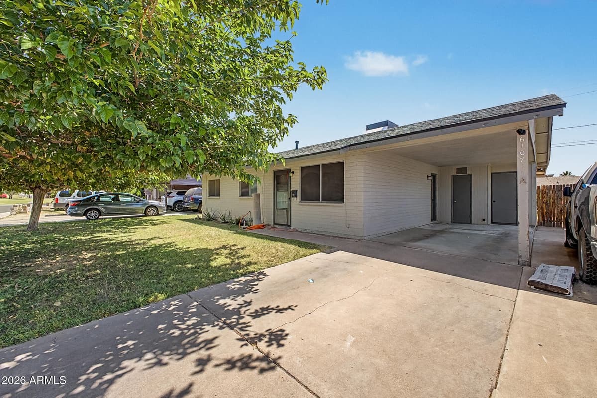 6107 W Keim Dr — photo 2