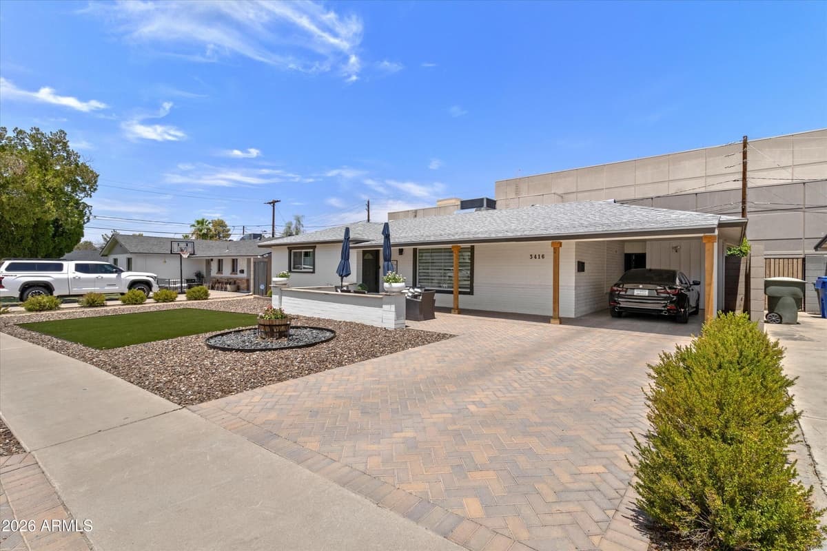 3416 E Amelia Ave — photo 2