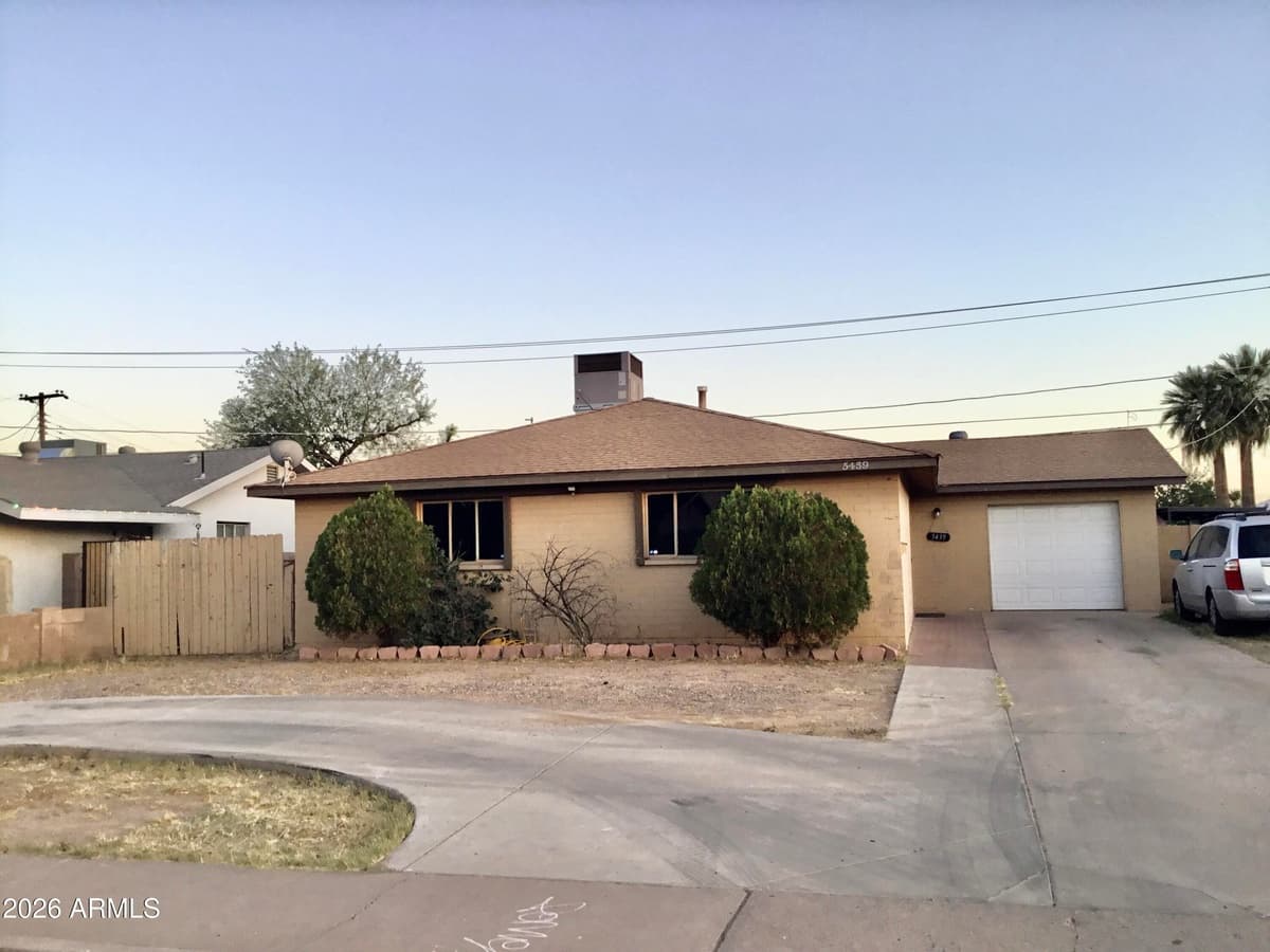 5439 W Osborn Rd — photo 1